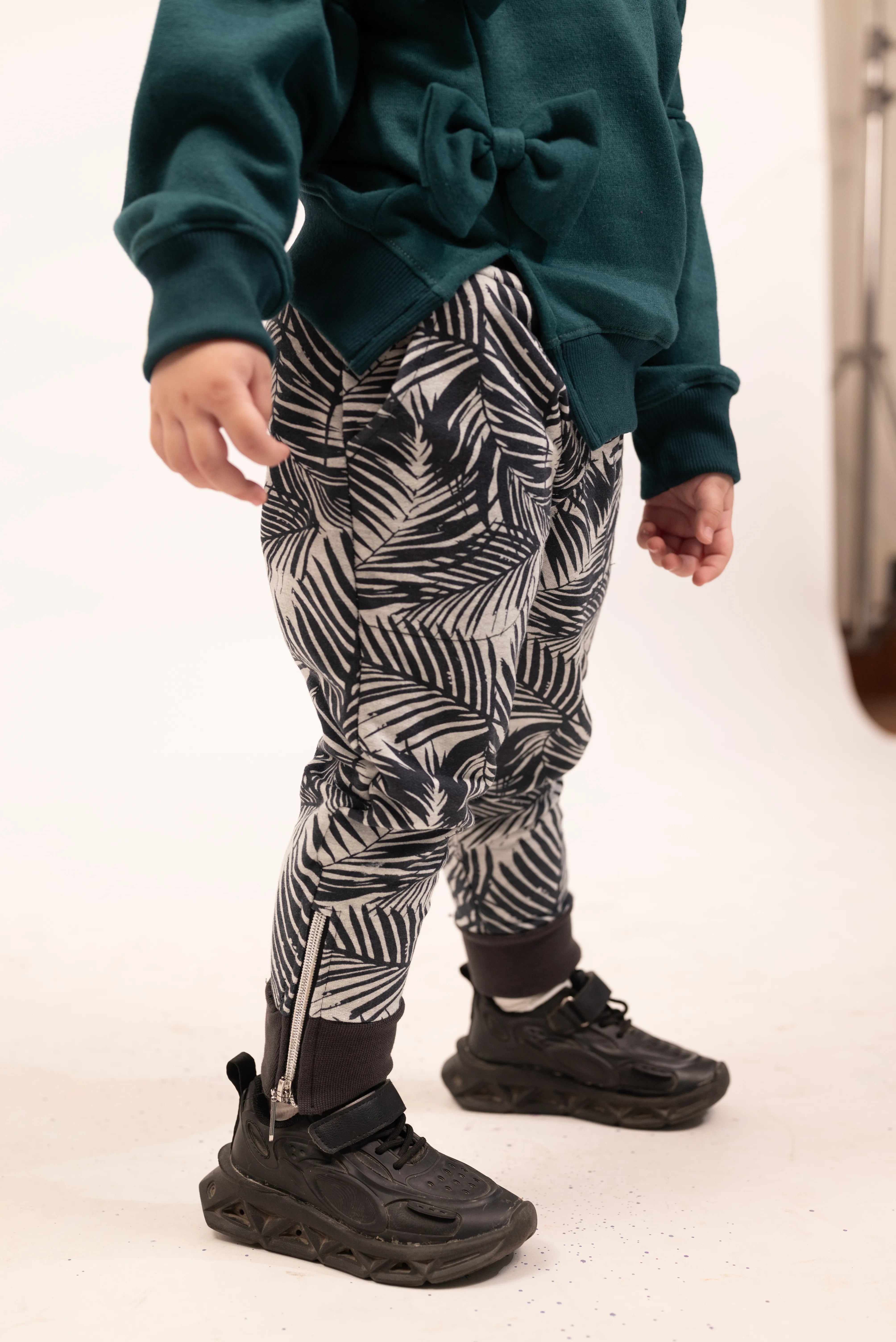 Girls Bow Sweatshirt & Leaf Print Jogger Set